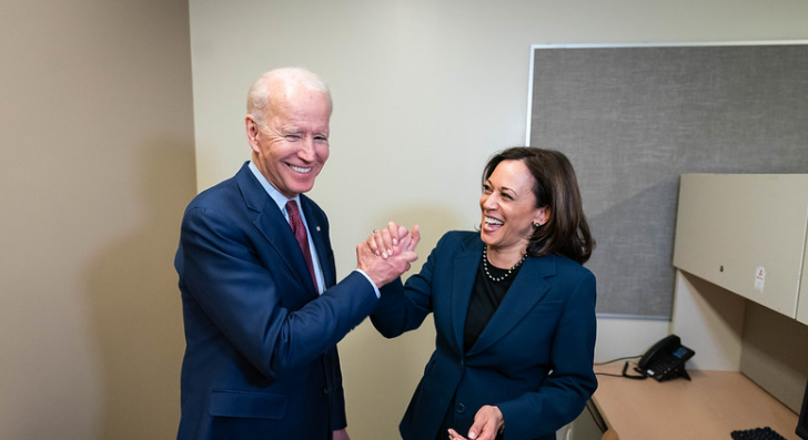 Kæmpe sejr for Biden og klimaet vedtages i Senatet efter lang kamp