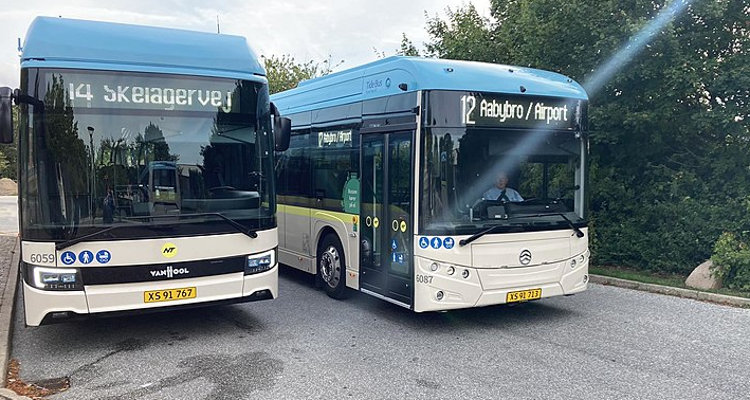 Hver anden bus der triller på vejen er elektrisk og de to-hjulede elkøretøjer overhaler elbilerne